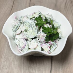 Салат из огурцов и редиса с майонезом