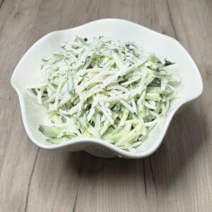 Салат из дайкона с огурцами и майонезом